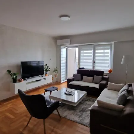 Lux Apartman Ava Kikinda Exterior foto