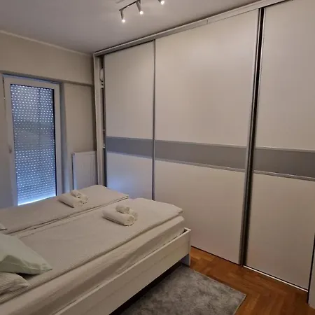 Lux Apartman Ava Kikinda Exterior foto