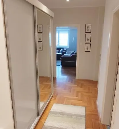 Lux Apartman Ava Kikinda Exterior foto